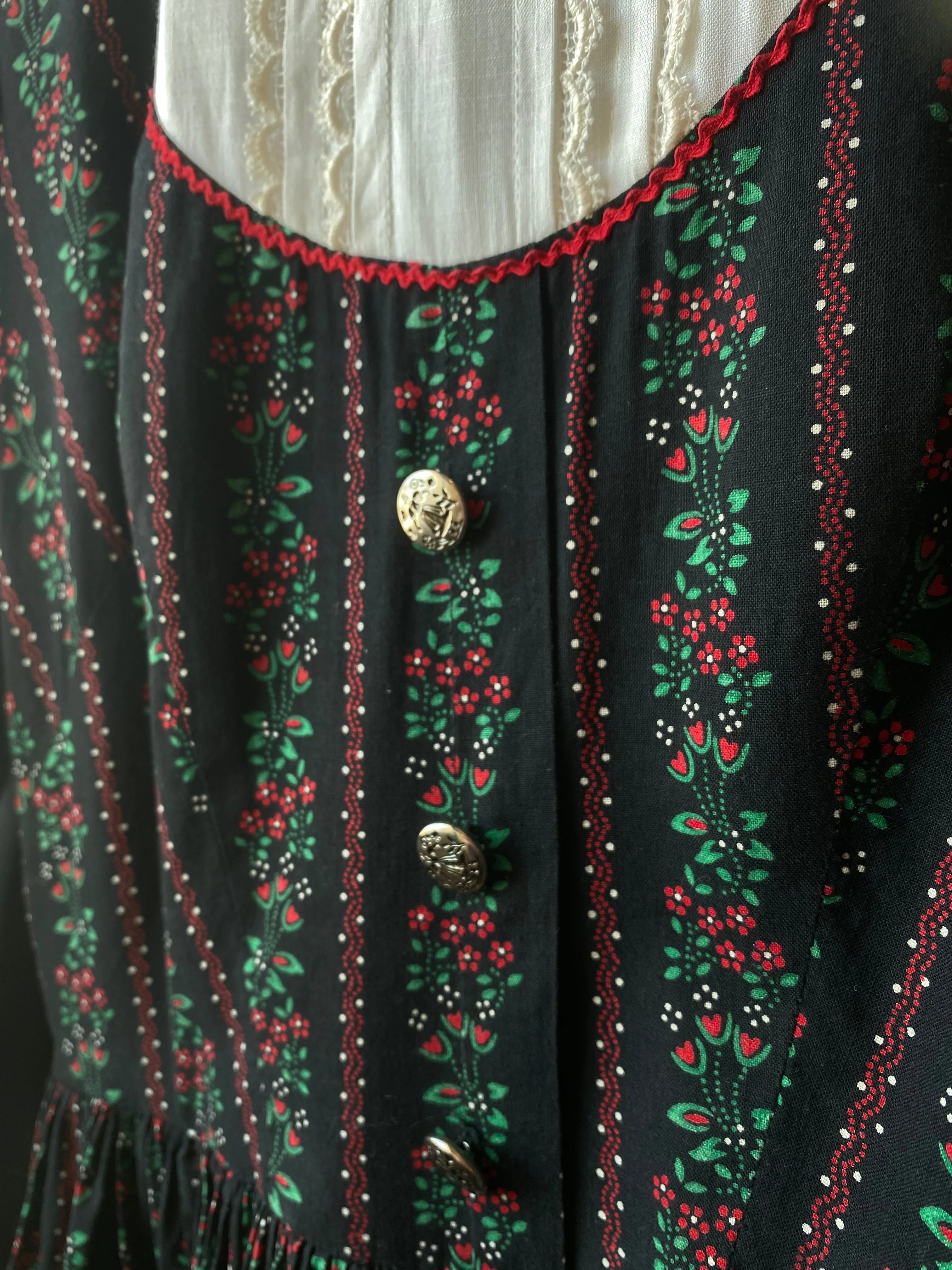 1950's Bavarian Cotton Holiday Dress By Miss Trude Jr. / Small