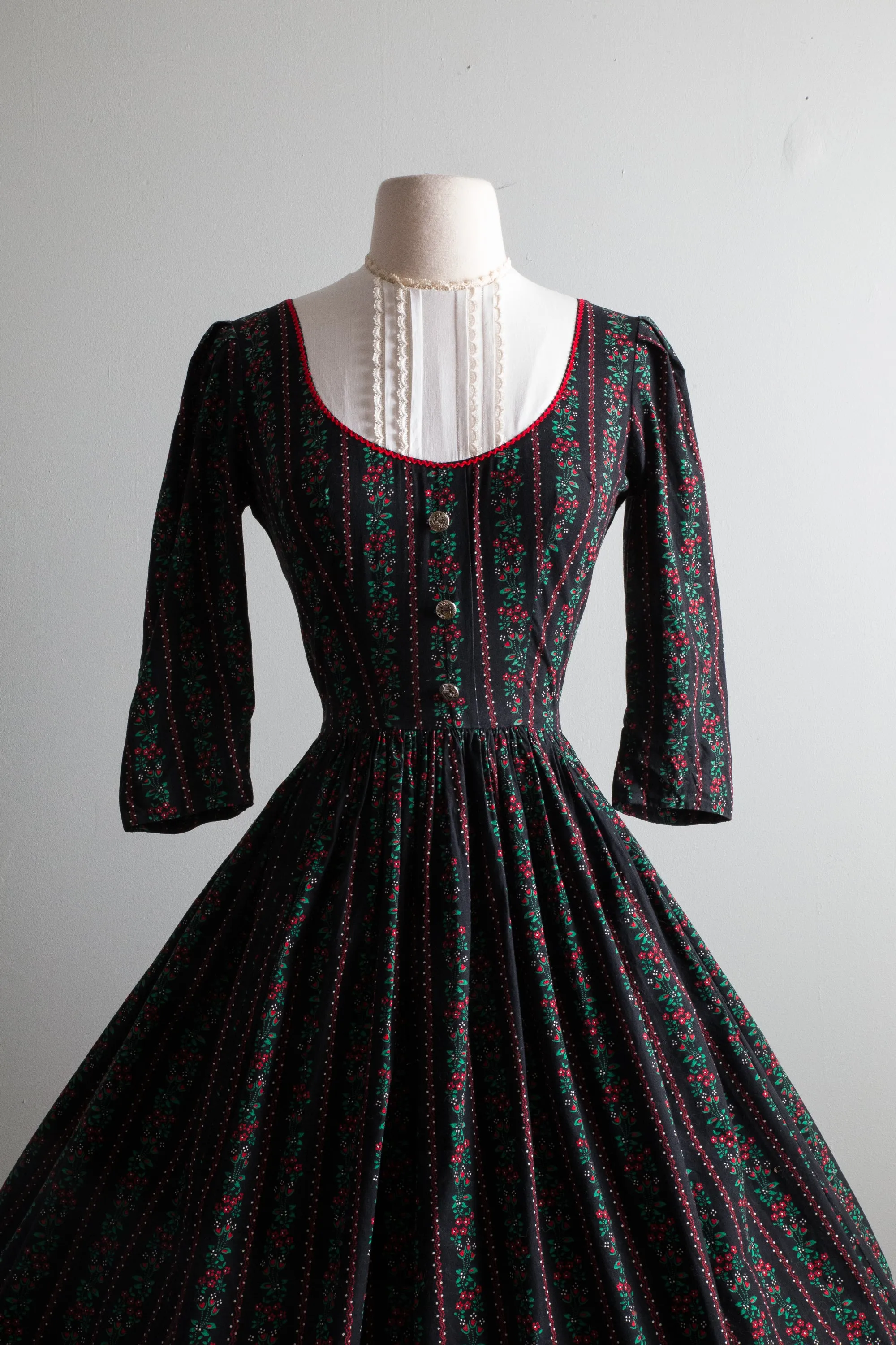 1950's Bavarian Cotton Holiday Dress By Miss Trude Jr. / Small