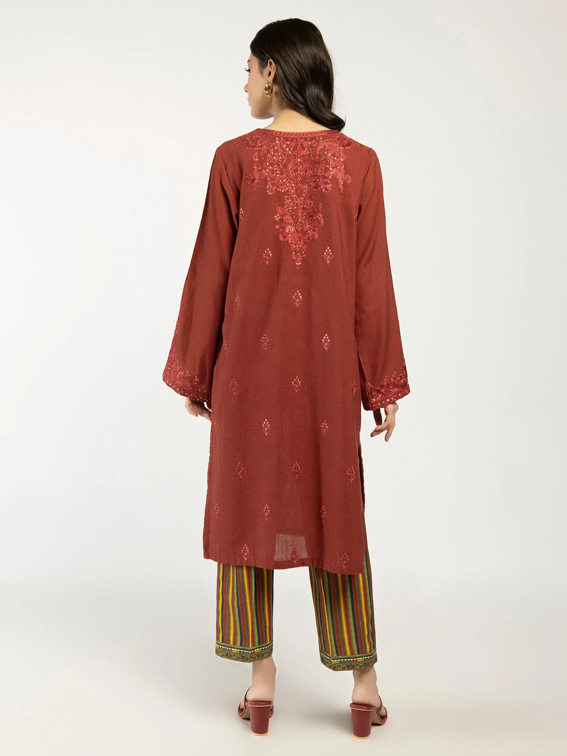 2 Piece Khaddar Suit-Embroidered (Pret)
