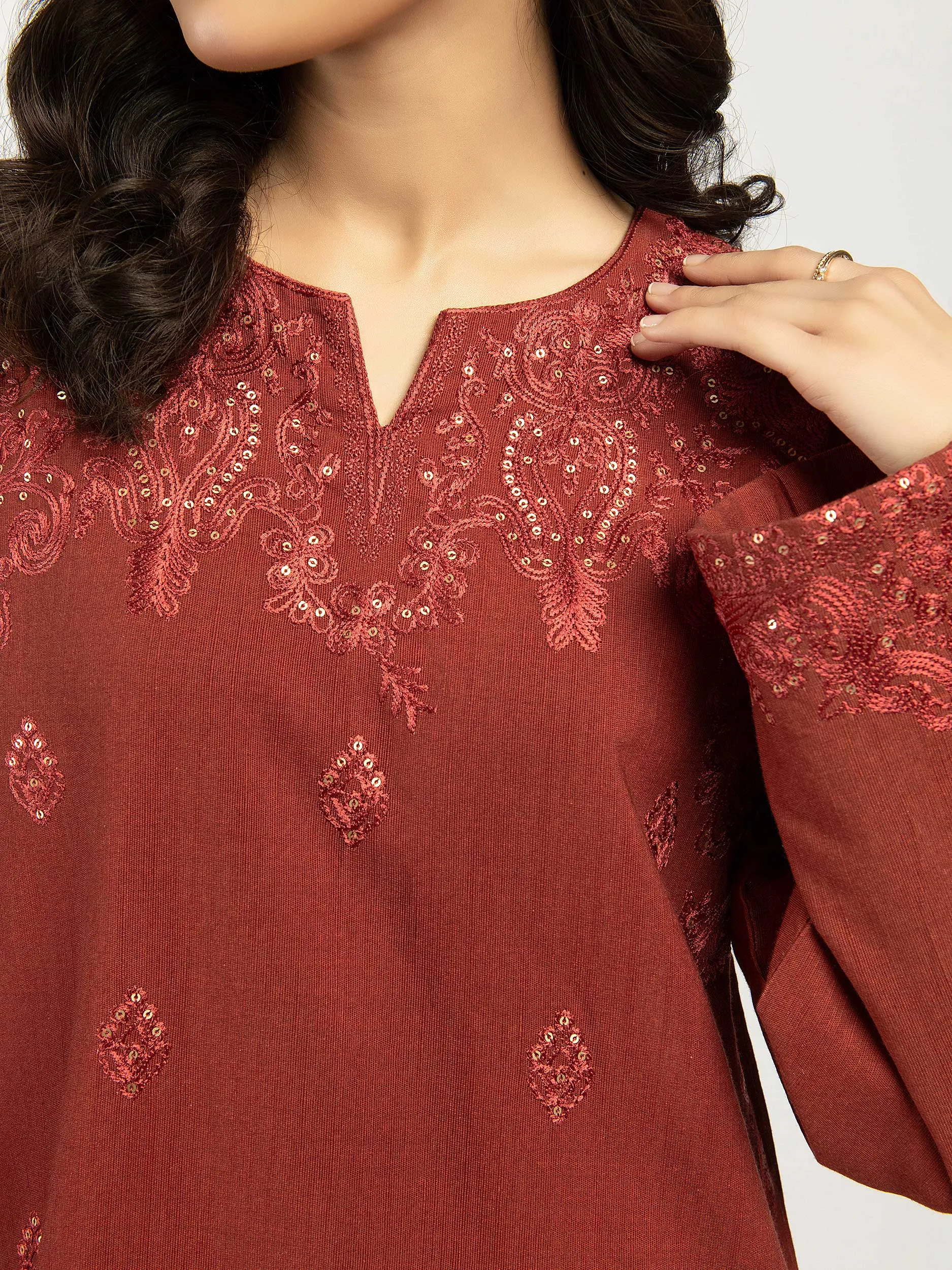 2 Piece Khaddar Suit-Embroidered (Pret)