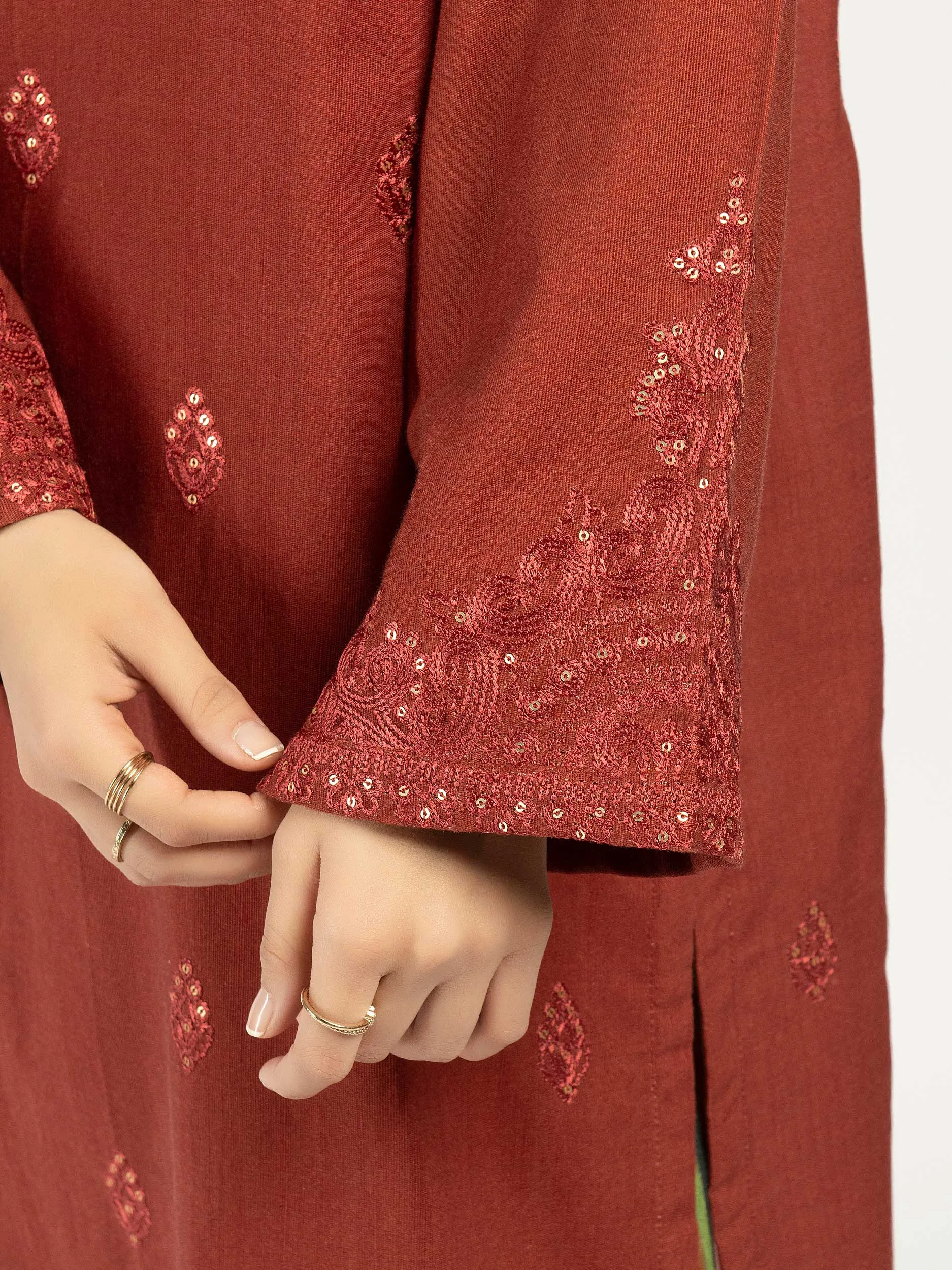2 Piece Khaddar Suit-Embroidered (Pret)