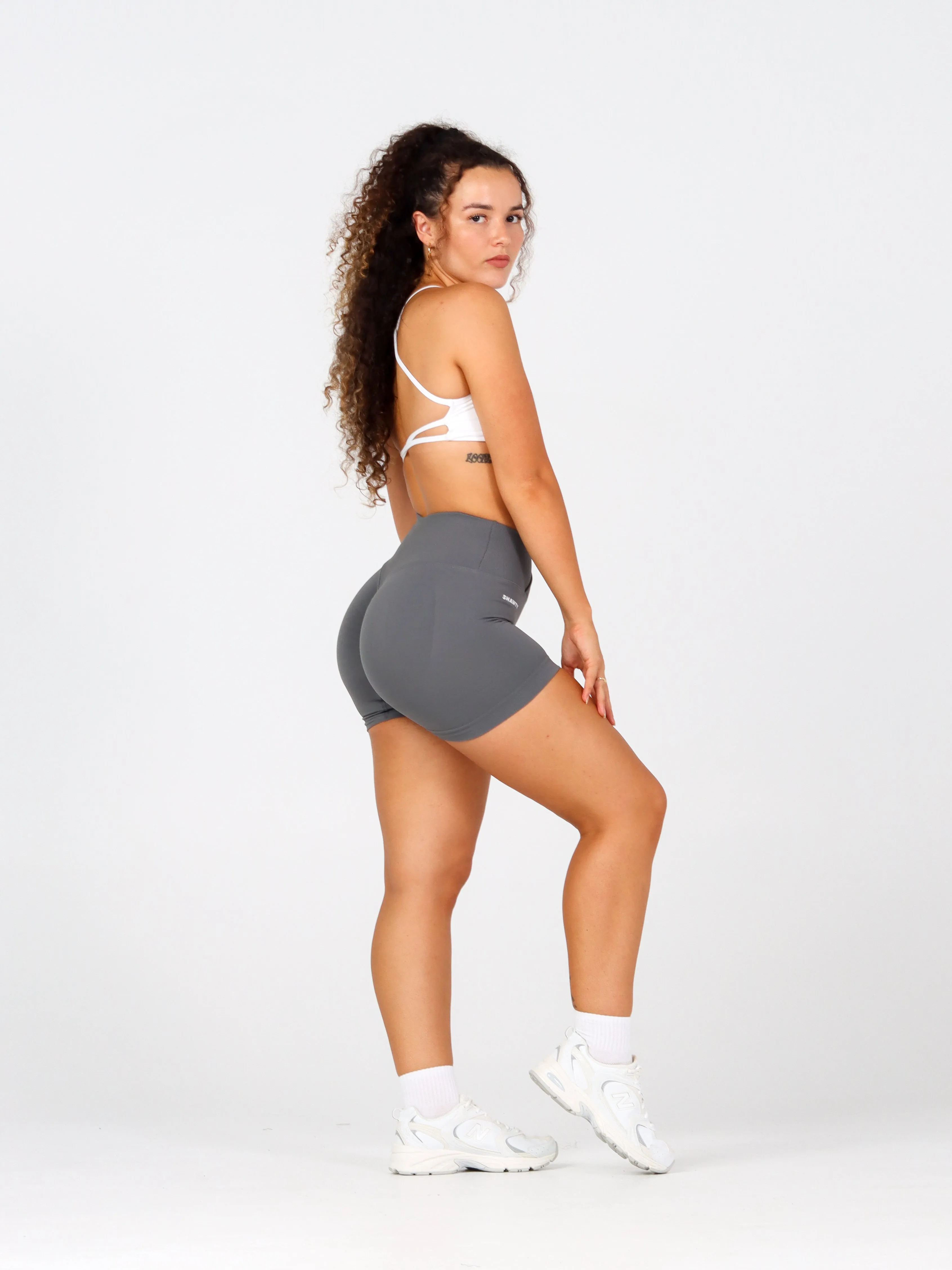 V-Scrunch Seamless Shorts