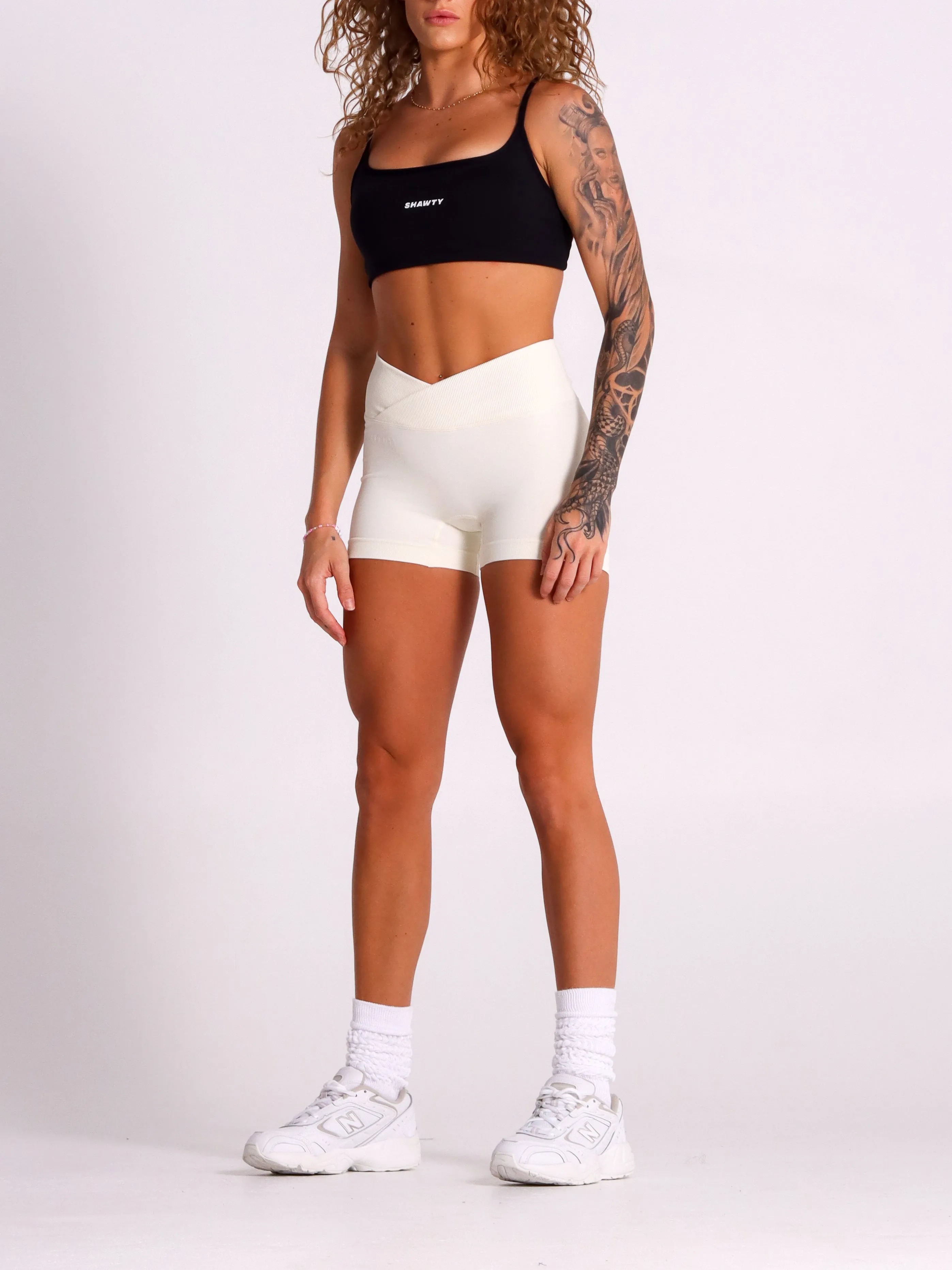 V-Scrunch Seamless Shorts